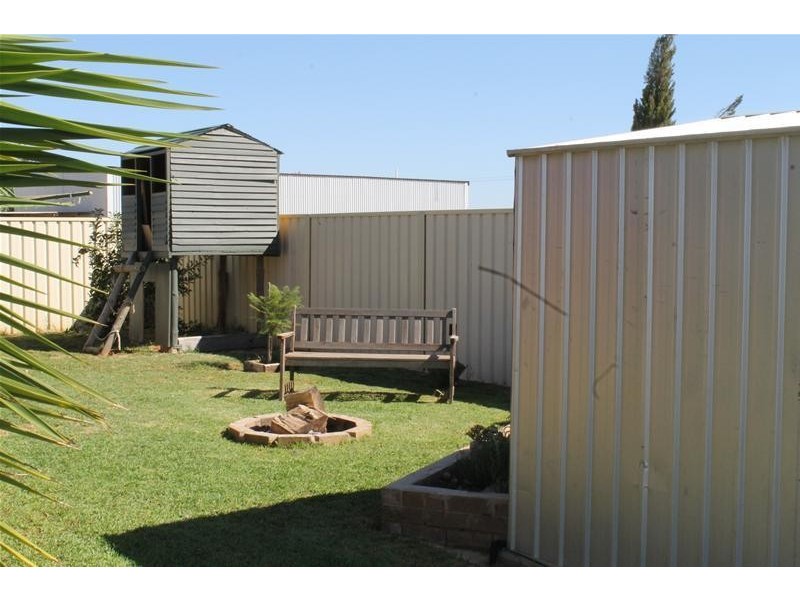 4 Darlington Parade, Mildura VIC 3500