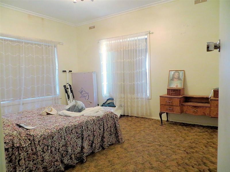 38 Flora Avenue, Cabarita VIC 3505