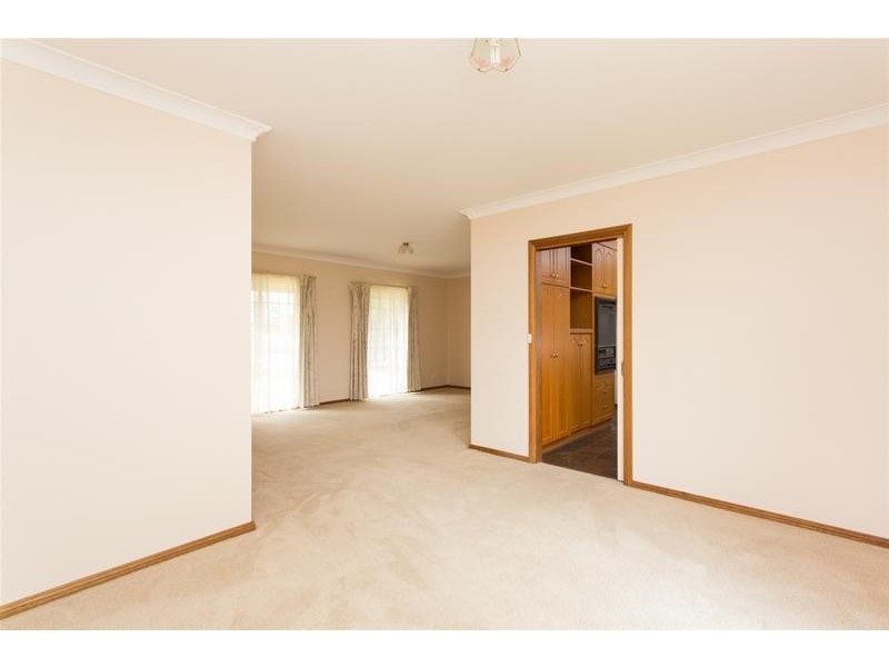 4 Meadow Grove, Mildura VIC 3500
