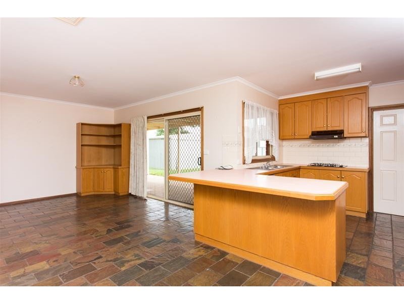 4 Meadow Grove, Mildura VIC 3500