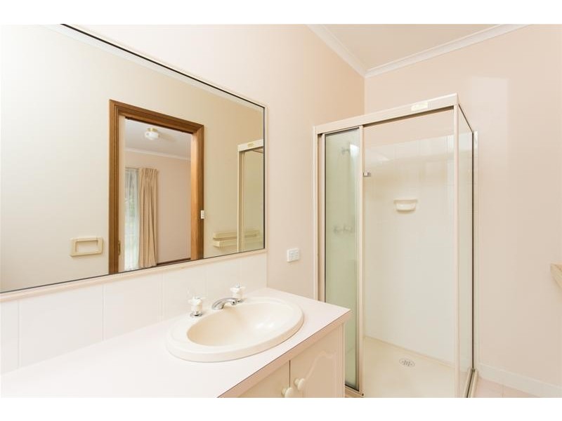 4 Meadow Grove, Mildura VIC 3500