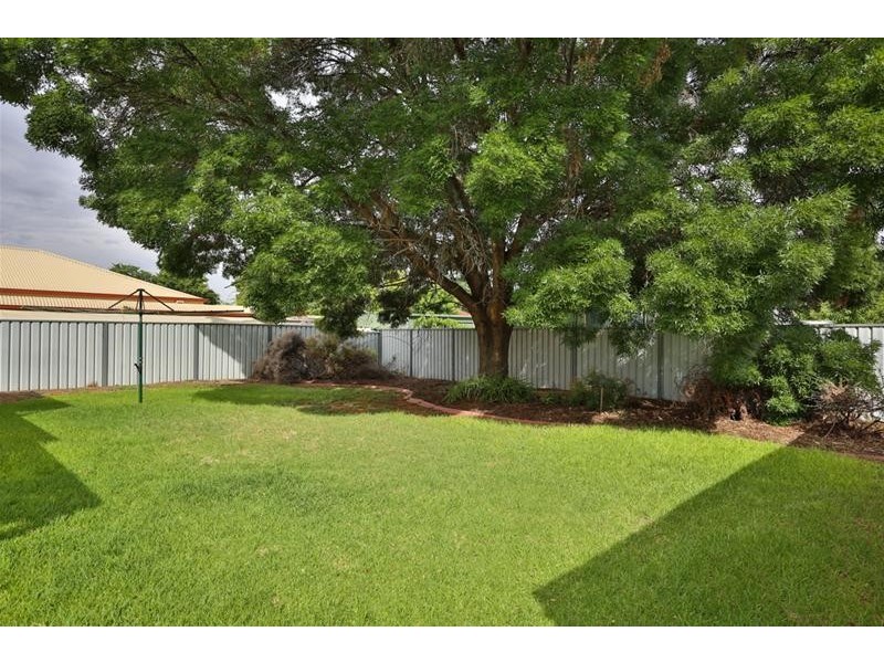 4 Meadow Grove, Mildura VIC 3500