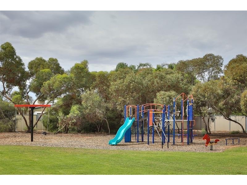 4 Meadow Grove, Mildura VIC 3500