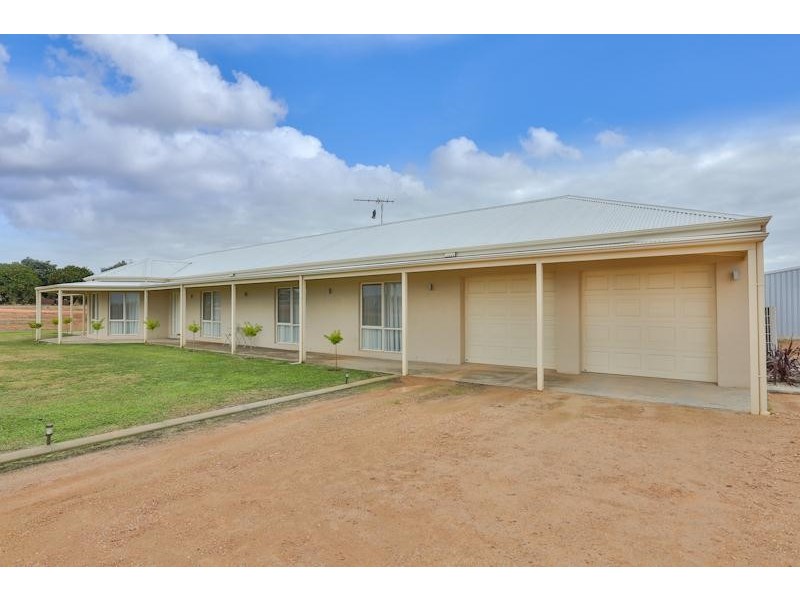 29 Derna Road, Robinvale VIC 3549