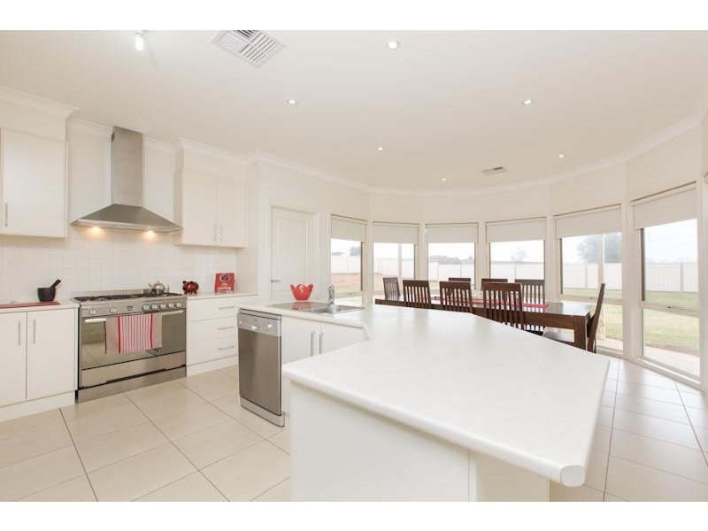 29 Derna Road, Robinvale VIC 3549