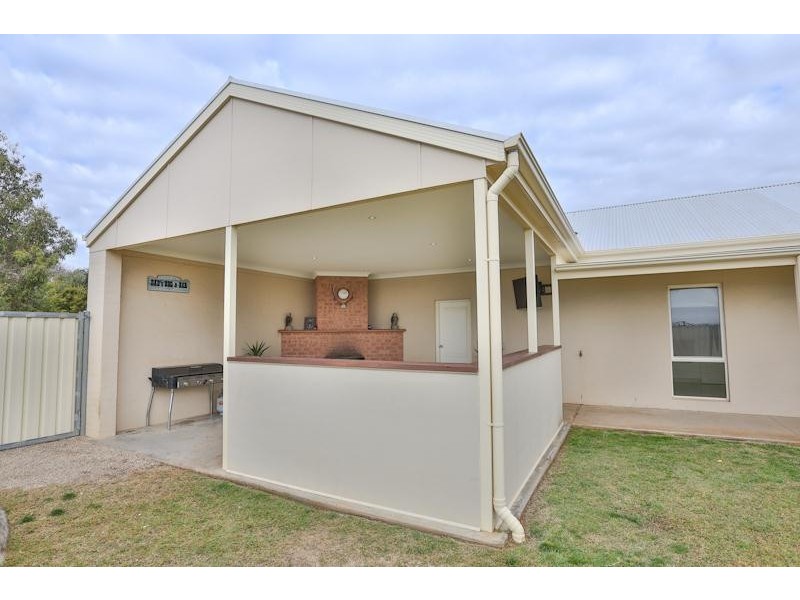 29 Derna Road, Robinvale VIC 3549