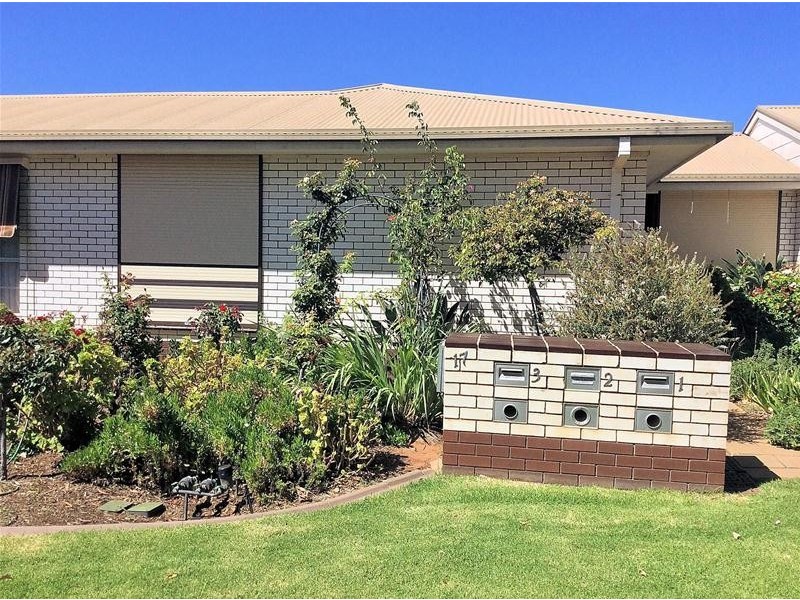 2/17 Whittaker Crescent, Red Cliffs VIC 3496