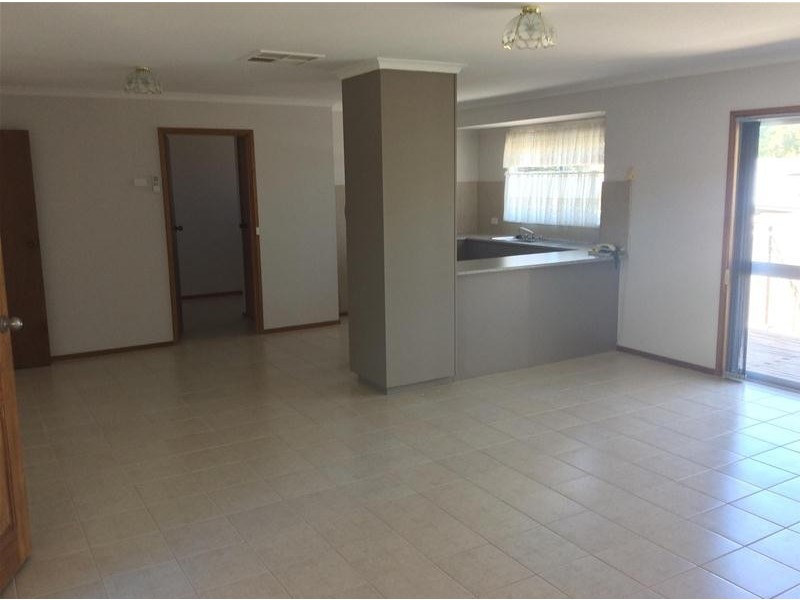 2/17 Whittaker Crescent, Red Cliffs VIC 3496