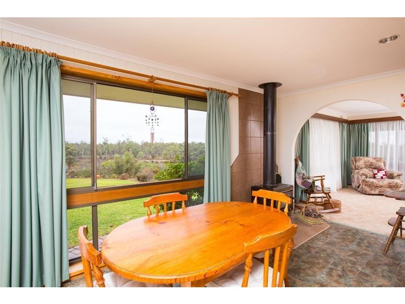 43 Riverview Drive, Dareton NSW 2717