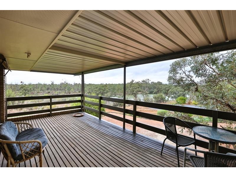 43 Riverview Drive, Dareton NSW 2717