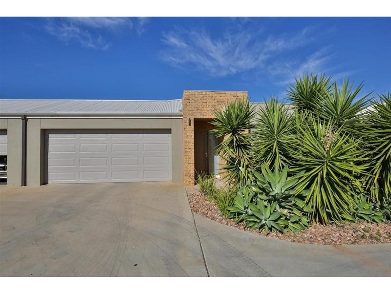 2/11 Wisteria Way, Mildura VIC 3500