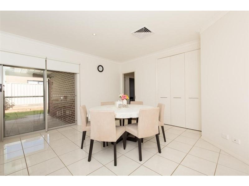 2/11 Wisteria Way, Mildura VIC 3500