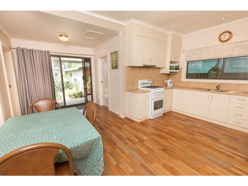 8 Oak Avenue, Mildura VIC 3500