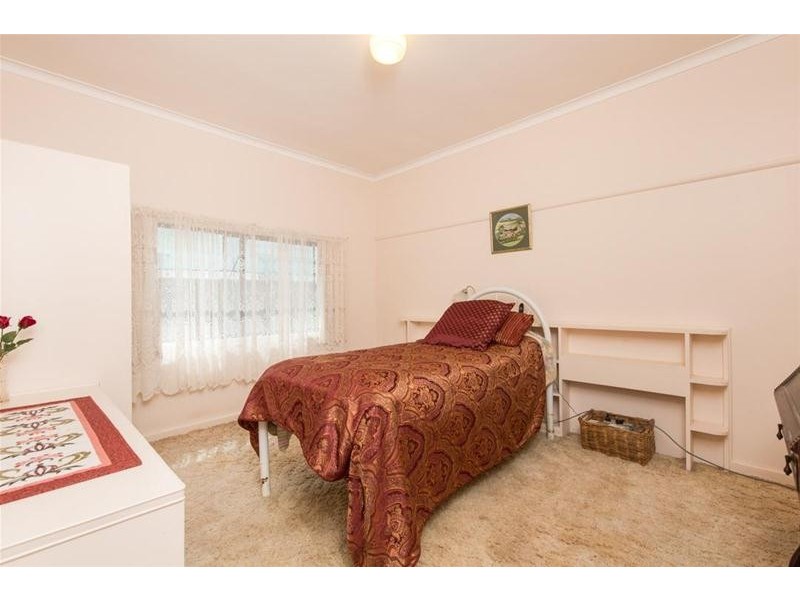 8 Oak Avenue, Mildura VIC 3500