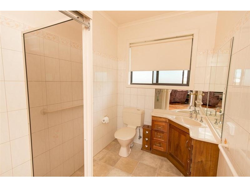 8 Oak Avenue, Mildura VIC 3500