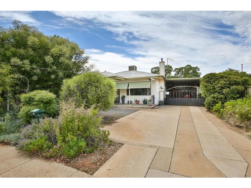 8 Oak Avenue, Mildura VIC 3500