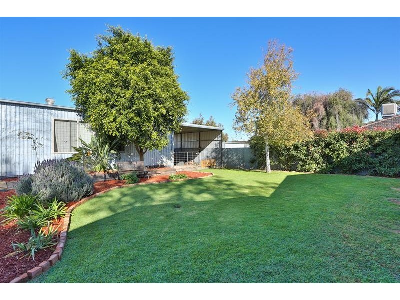 8 Richardson Avenue, Red Cliffs VIC 3496