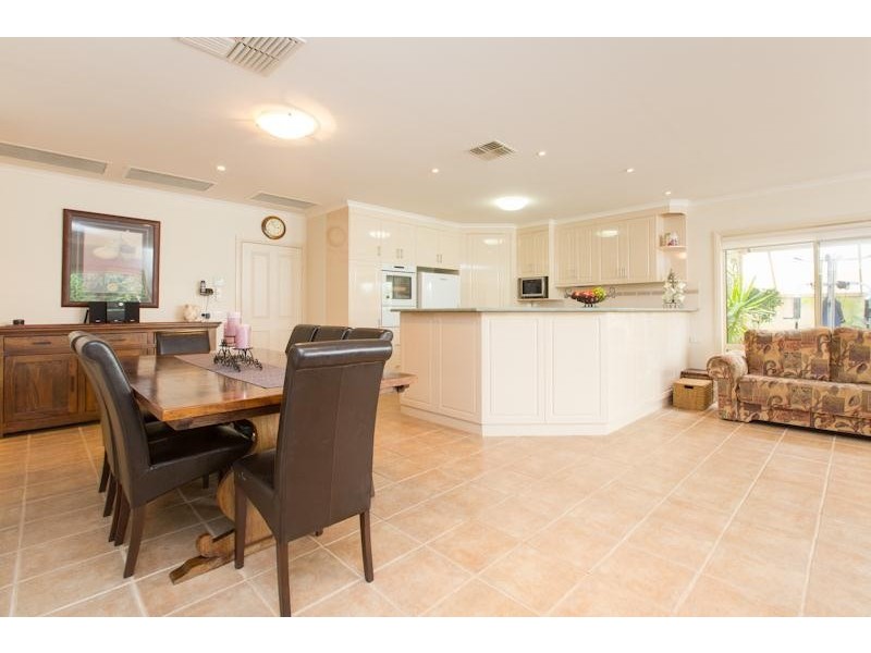 10 Shakira Court, Mildura VIC 3500