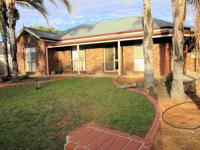 4 Streisand Court, Mildura VIC 3500