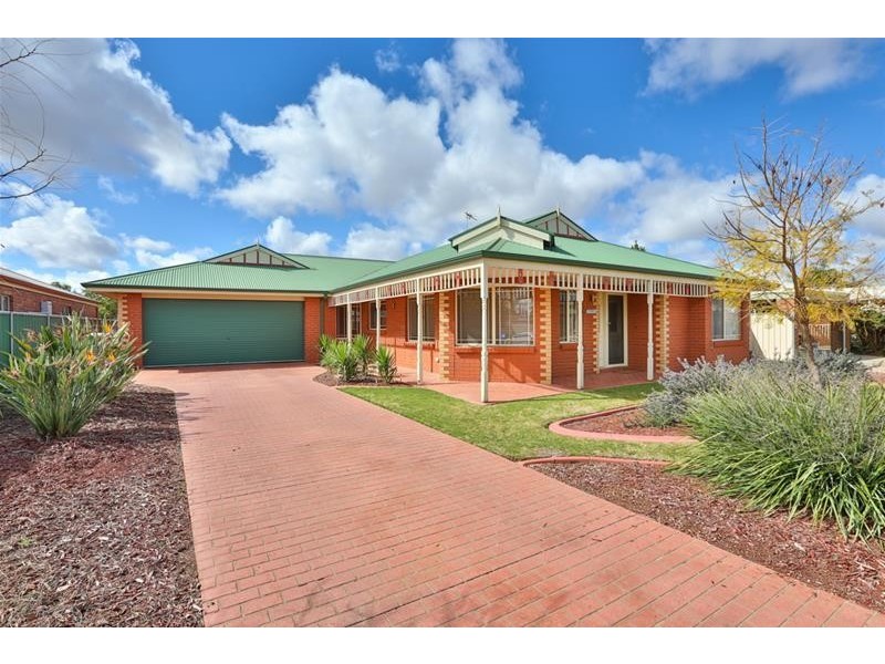 8 James Cook Drive, Mildura VIC 3500
