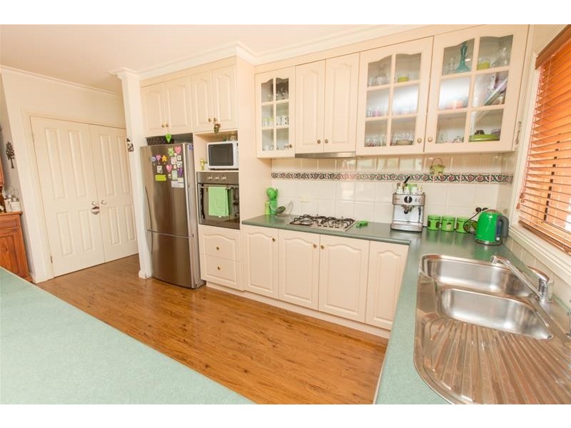 8 James Cook Drive, Mildura VIC 3500