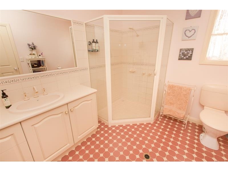 8 James Cook Drive, Mildura VIC 3500