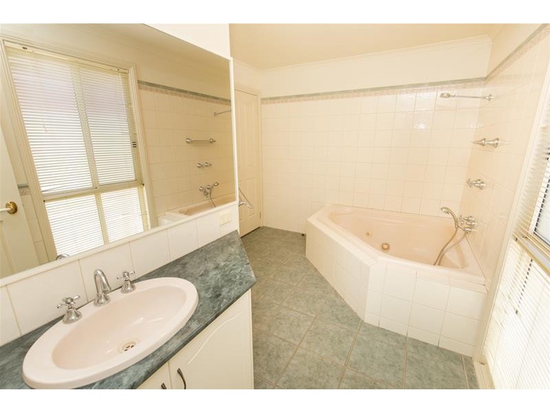 17 Burnside Way, Mildura VIC 3500