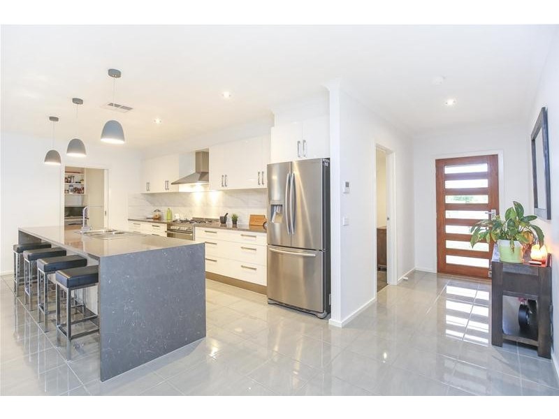 8 Lakeview Court, Mildura VIC 3500