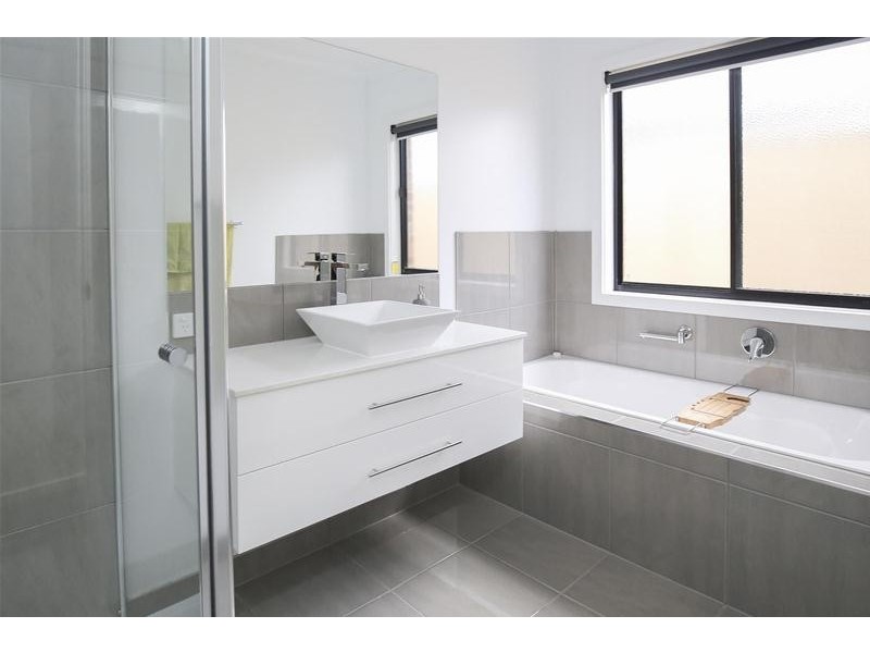 8 Lakeview Court, Mildura VIC 3500