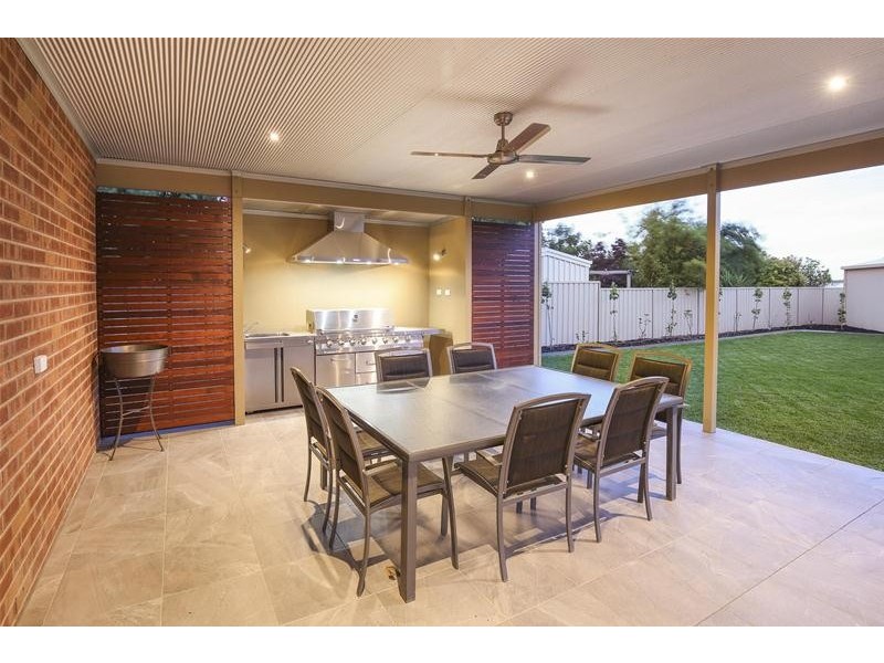 8 Lakeview Court, Mildura VIC 3500