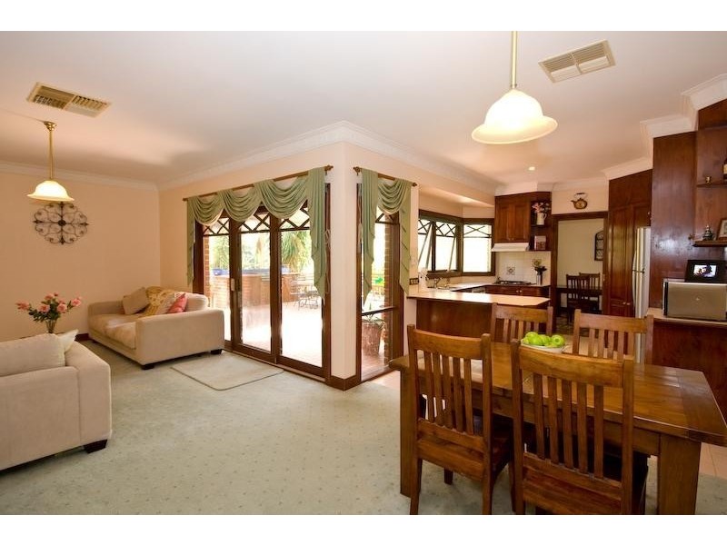 4 Damien Court, Mildura VIC 3500