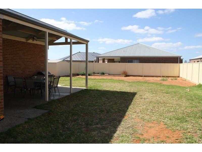 35 Lizlee Drive, Mildura VIC 3500