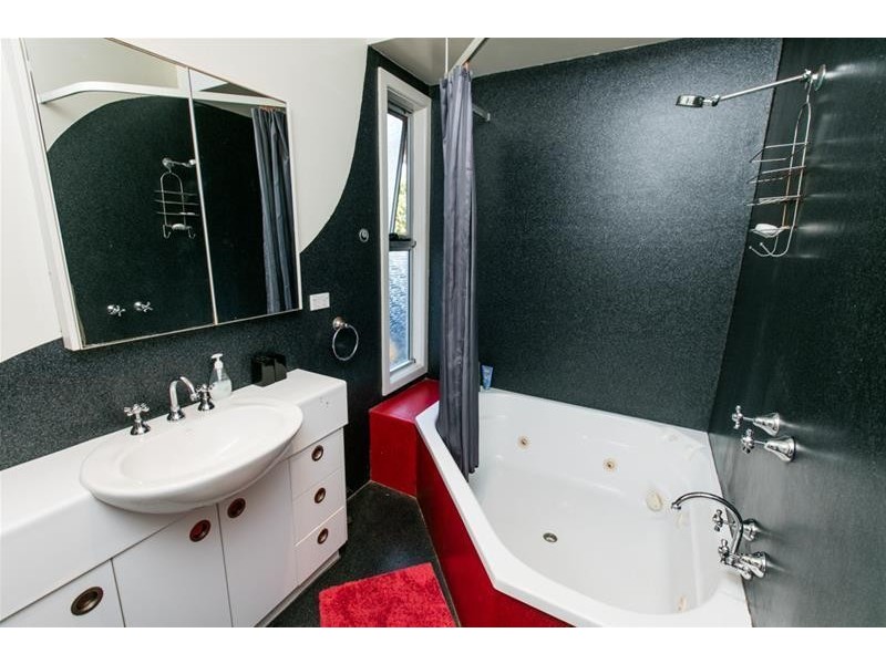 70 Walnut Avenue, Mildura VIC 3500