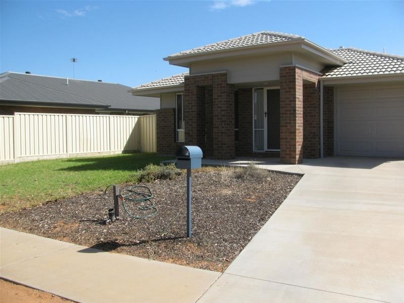 16 Philippa  Crescent, Mildura VIC 3500