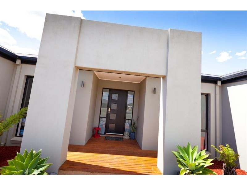 11 Adelong Court, Nichols Point VIC 3501