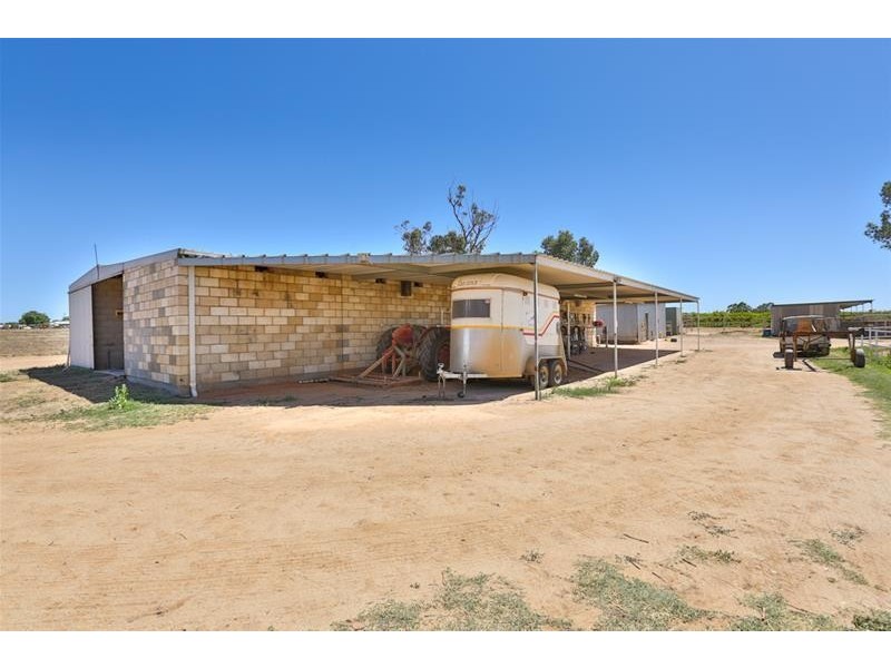 490 Cureton Avenue, Nichols Point VIC 3501