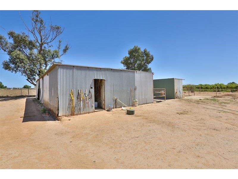 490 Cureton Avenue, Nichols Point VIC 3501