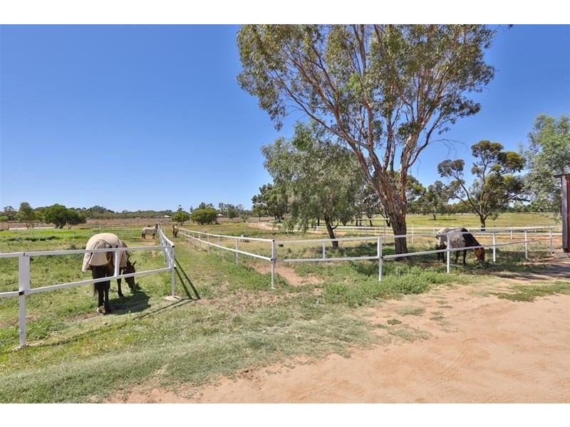 490 Cureton Avenue, Nichols Point VIC 3501