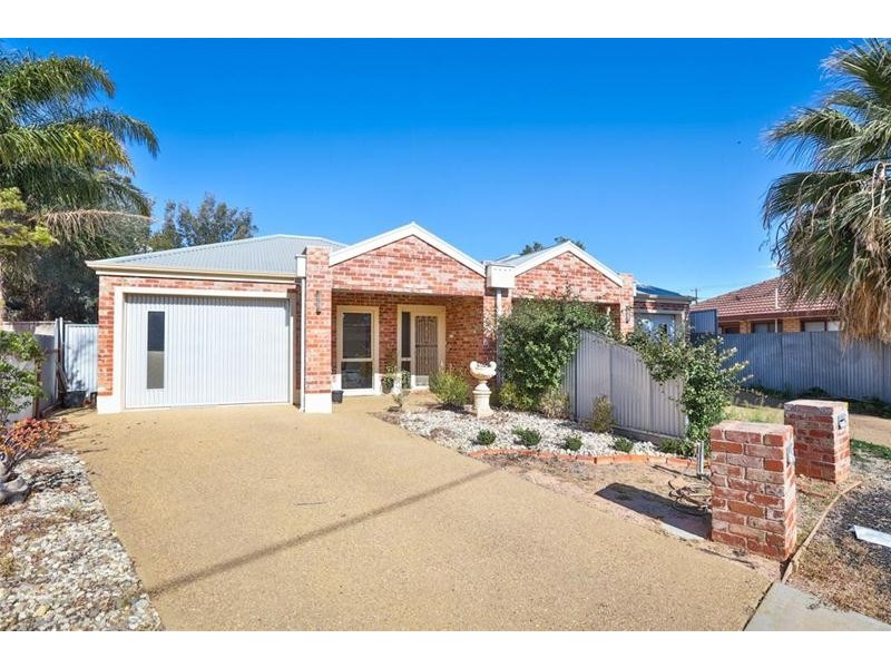 15 John Court, Irymple VIC 3498