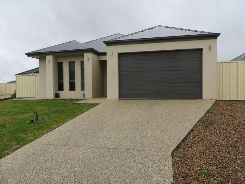 12 Christian Court, Mildura VIC 3500