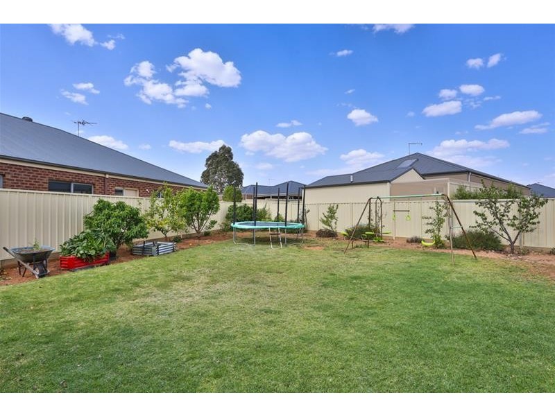 8 Reuben Lock Court, Mildura VIC 3500