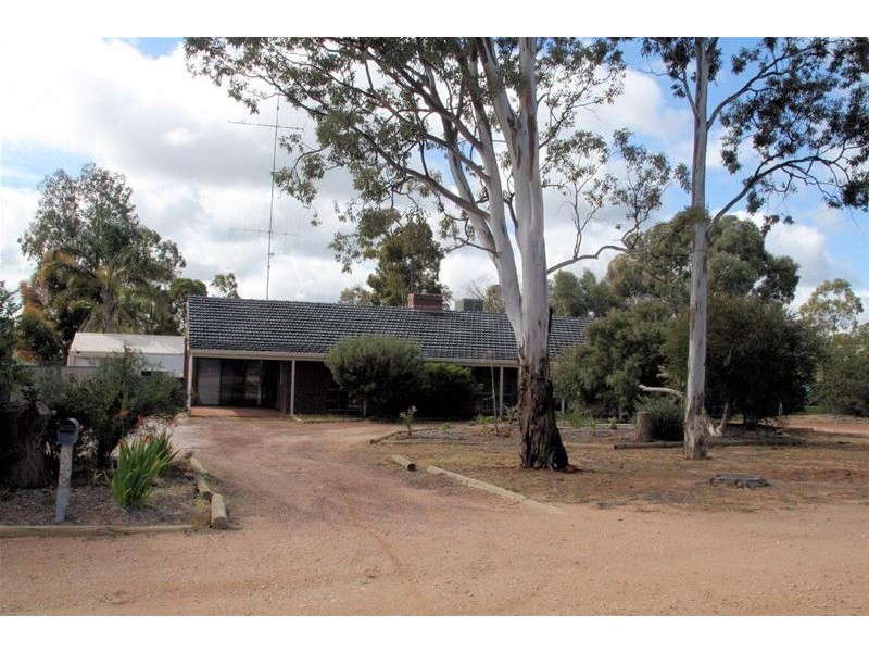 89 Farrell Street, Ouyen VIC 3490