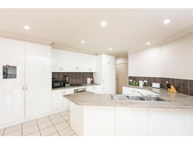 1 Peter John  Court, Mildura VIC 3500