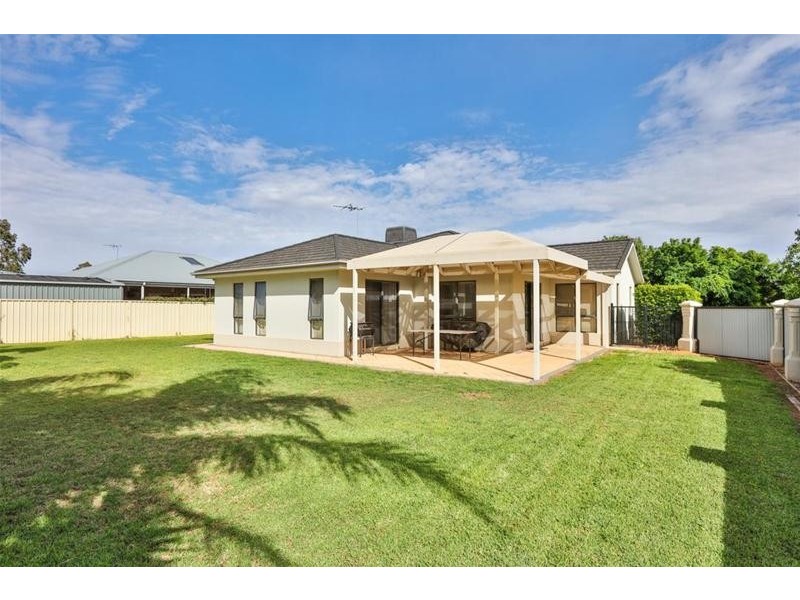 1 Peter John  Court, Mildura VIC 3500