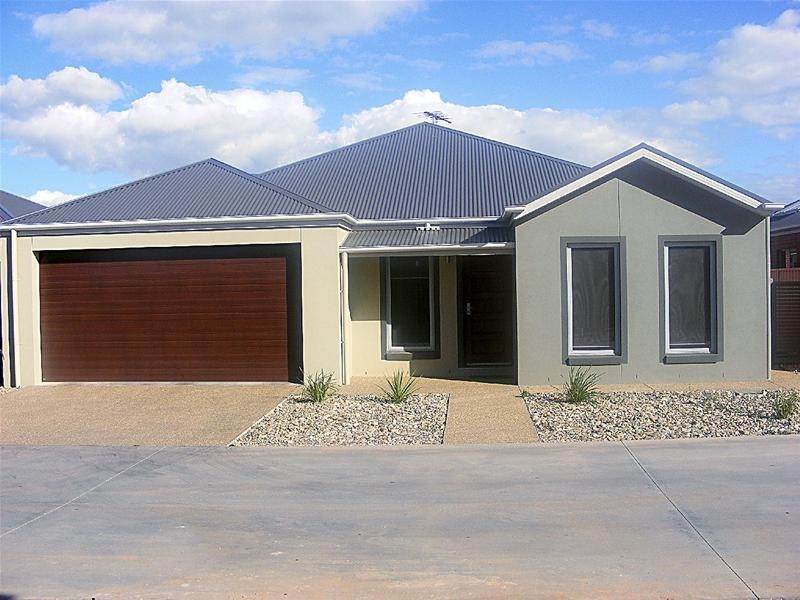 2/8 John Monash Boulevard, Mildura VIC 3500