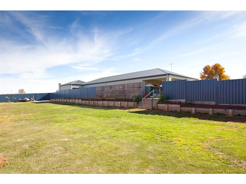 10 Melaleuca Street, Buronga NSW 2739