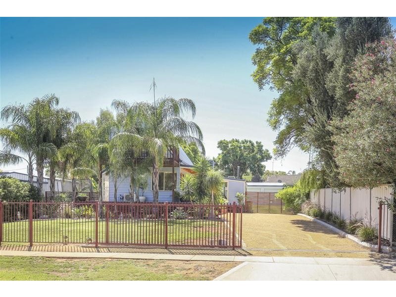 15 Hendy Road, Buronga NSW 2739