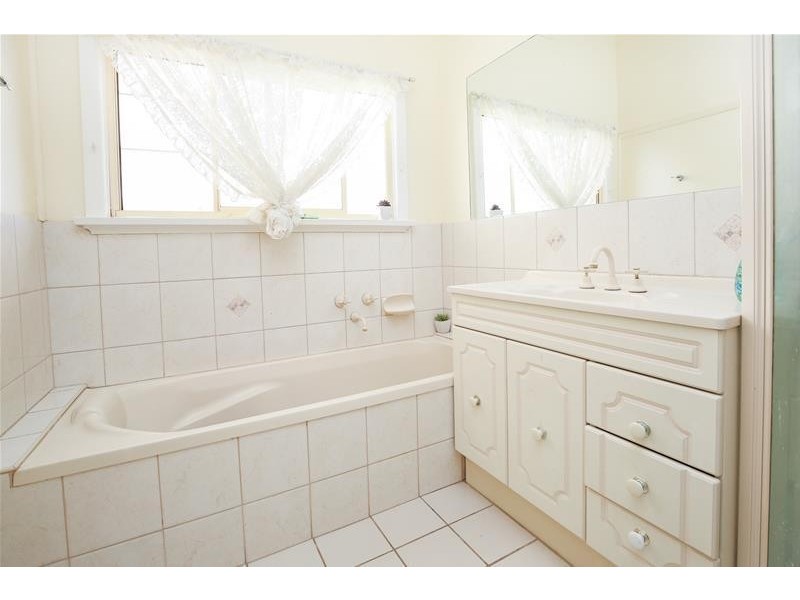 49 Hazeldene Street, Mildura VIC 3500