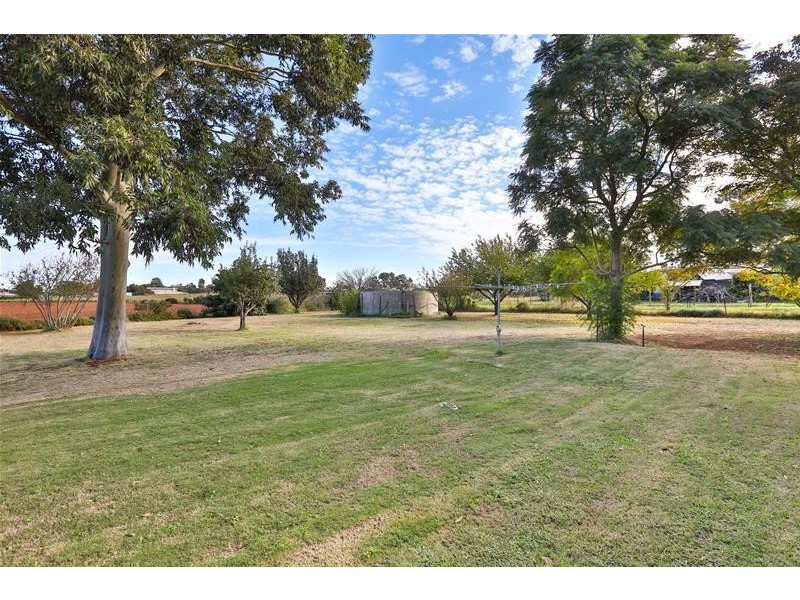 12 Freeman Road, Red Cliffs VIC 3496