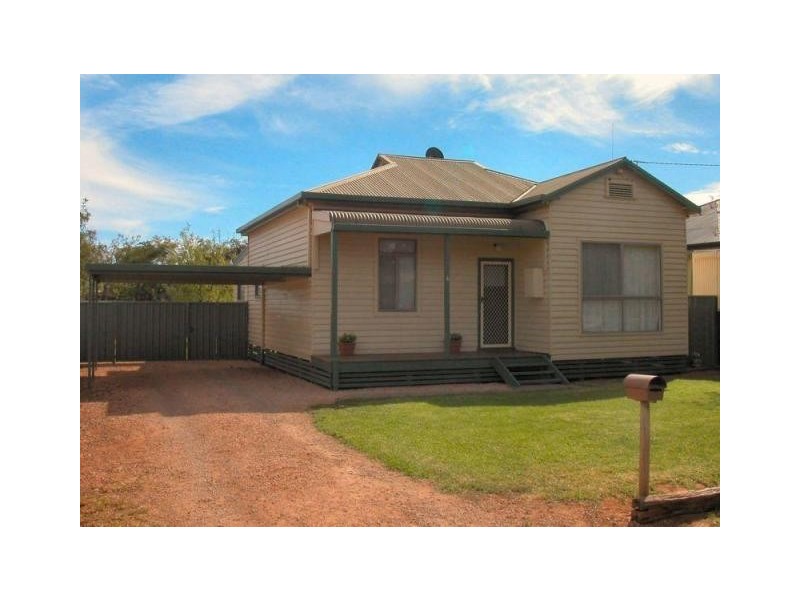 6  Waltham  Avenue, Irymple VIC 3498